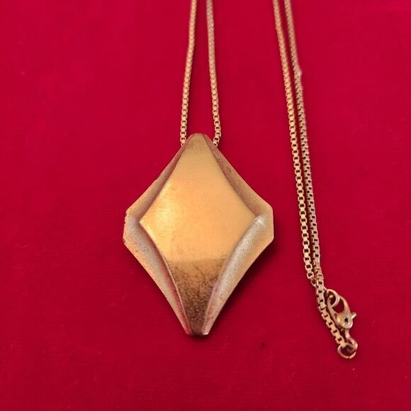 Monet Vintage Gold Plated Diamond Pendant Box Chain Necklace - Picture 2 of 4